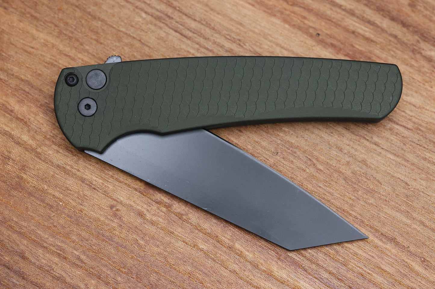 PRO-TECH KNIVES MALIBU FLIPPER - GREEN HANDLE WITH "DRAGON SCALE" TEXTURE - BLACK DLC 20CV REVERSE TANTO BLADE 5236-GREEN