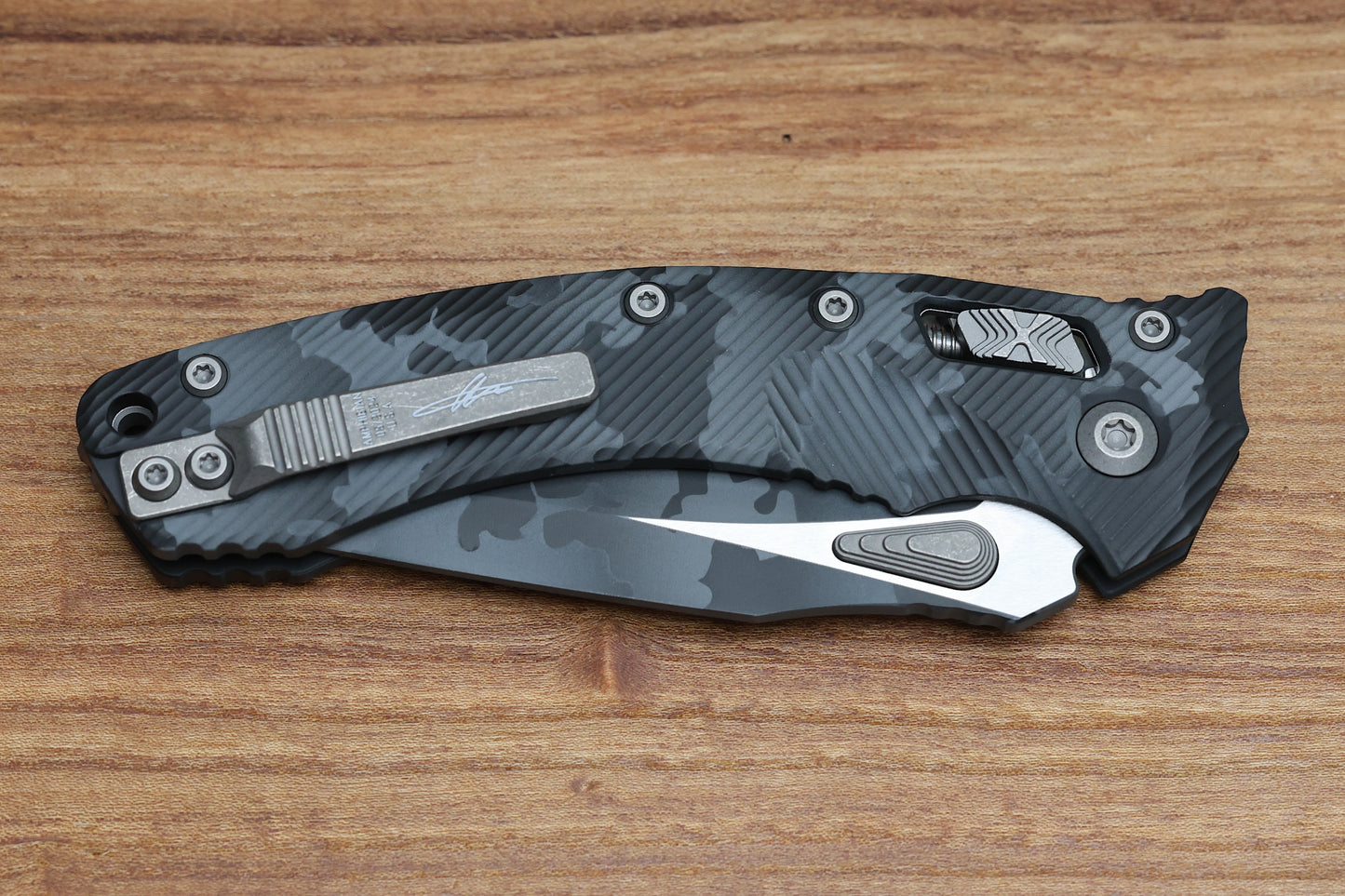 MICROTECH AMPHIBIAN RAM LOK URBAN CAMO FLUTED ALUMINUM & M390MK 137RL-1 FLUCS