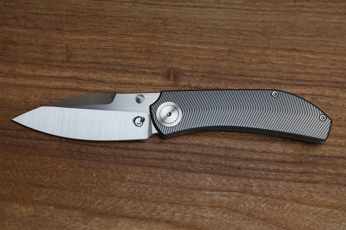 YAN’S CHEVRON- FULL TITANIUM FRONT FLIPPER - MAGNACUT WITH THUMB STUD