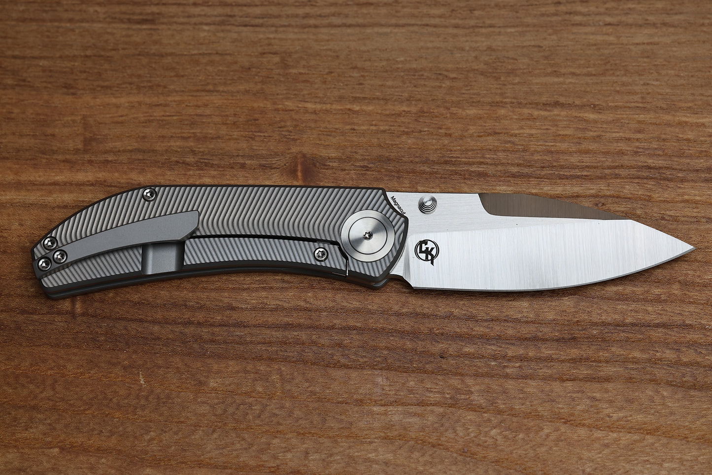 YAN’S CHEVRON- FULL TITANIUM FRONT FLIPPER - MAGNACUT WITH THUMB STUD
