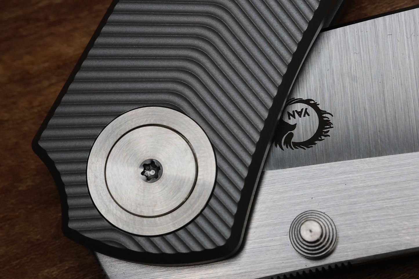 YAN’S CHEVRON- FULL TITANIUM FRONT FLIPPER - MAGNACUT WITH THUMB STUD