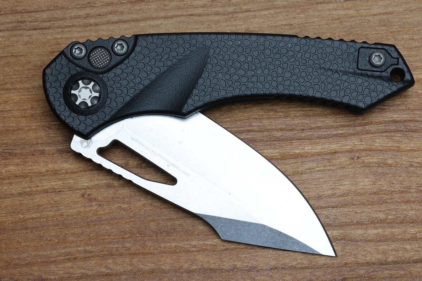 HERETIC KNIVES MINI PARIAH M/A BUTTON LOCK BLACK POLYMER HANDLES W/ STONEWASH S/E MAGNACUT H052-2A