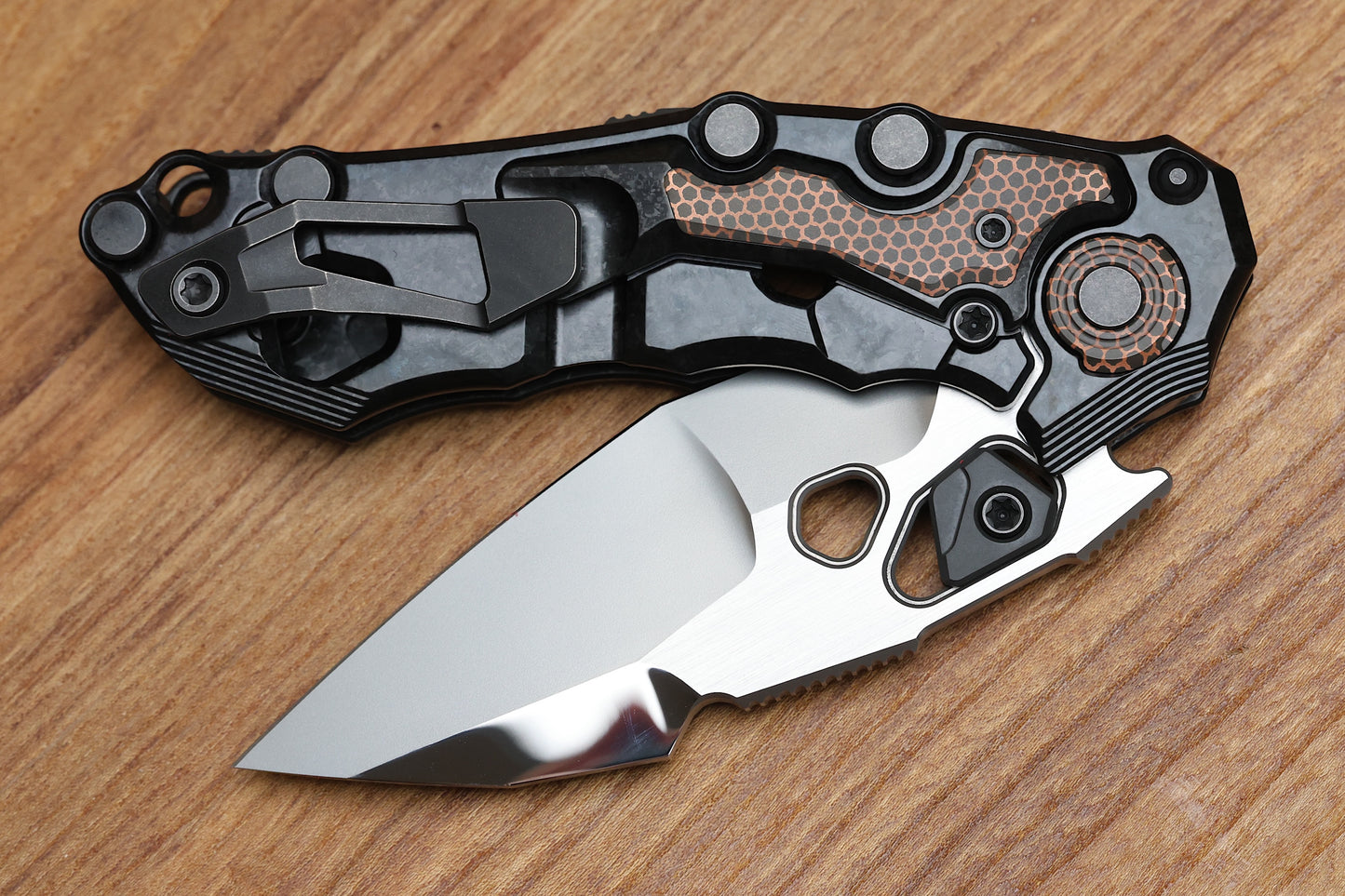 CUSTOM KNIFE FACTORY TRAKTOR CRYSTAL TI/SUPERCONDUCTOR & TRI-TONE M398