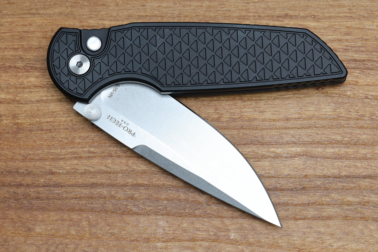 PRO-TECH TR-3 INTEGRITY BUTTON LOCK RELIC TEXTURED BLACK HANDLE STONEWASH BLADE 2024 CCKS FALL INT105