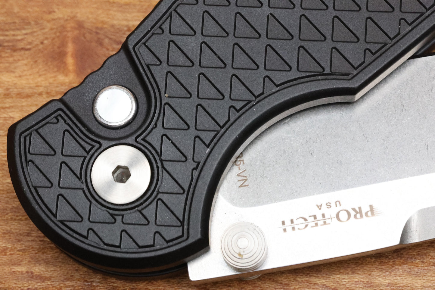 PRO-TECH TR-3 INTEGRITY BUTTON LOCK RELIC TEXTURED BLACK HANDLE STONEWASH BLADE 2024 CCKS FALL INT105