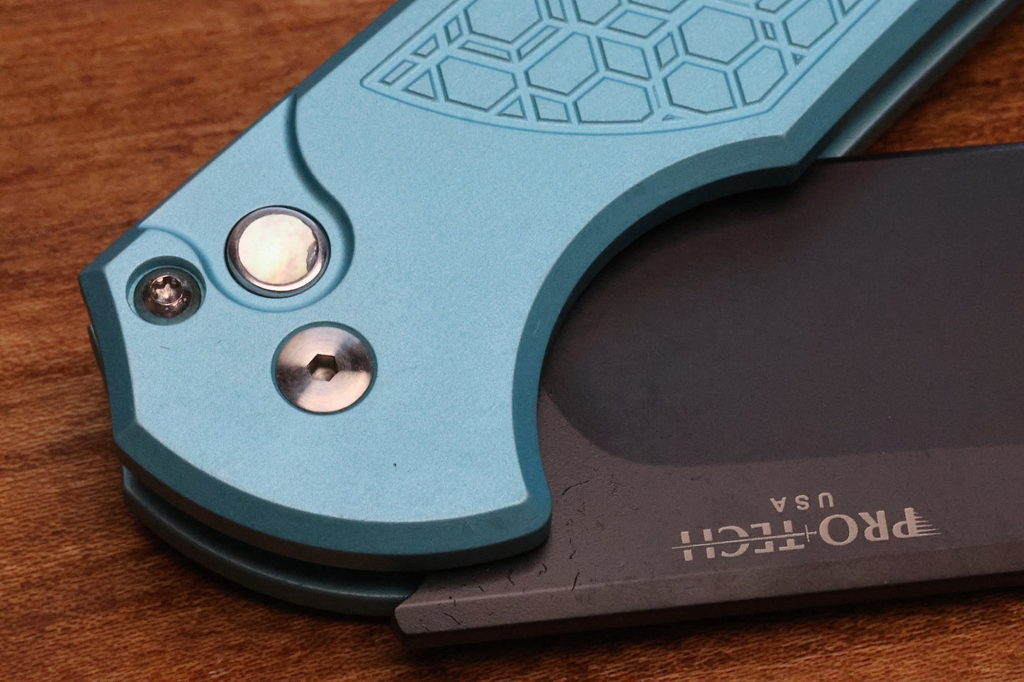 PRO-TECH MORDAX T-BLUE GRIDLOCK ALUMINUM HANDLE - CCKS FALL 2024 BLACK DLC MAGNACUT BLADE