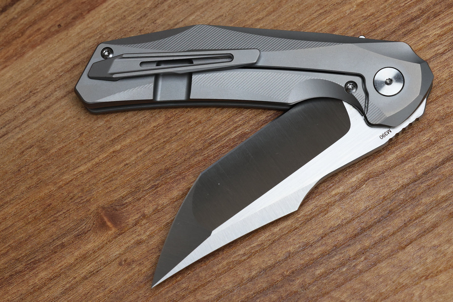 REATE ZORO W/ TITANIUM HANDLES & BELT SATIN M390