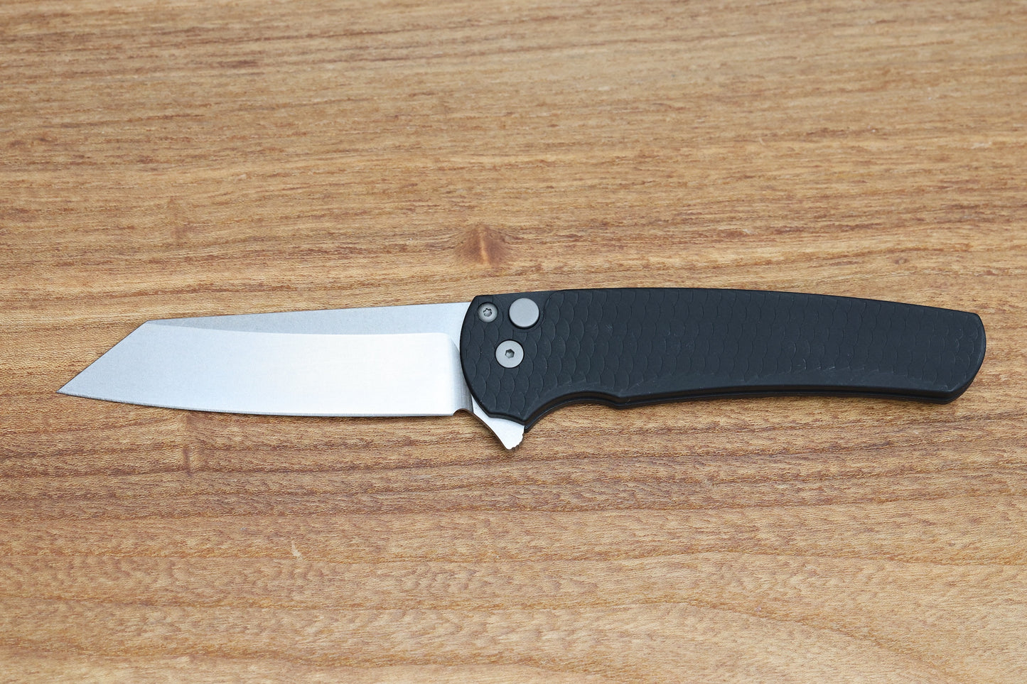 PRO-TECH MALIBU BLACK DRAGON SCALE HANDLE & STONEWASH MAGNACUT REVERSE TANTO BLADE 5435