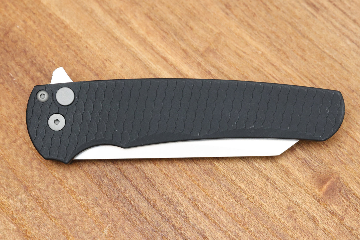 PRO-TECH MALIBU BLACK DRAGON SCALE HANDLE & STONEWASH MAGNACUT REVERSE TANTO BLADE 5435
