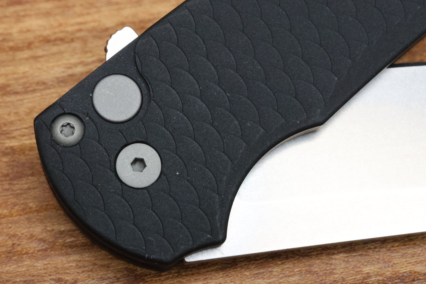 PRO-TECH MALIBU BLACK DRAGON SCALE HANDLE & STONEWASH MAGNACUT REVERSE TANTO BLADE 5435