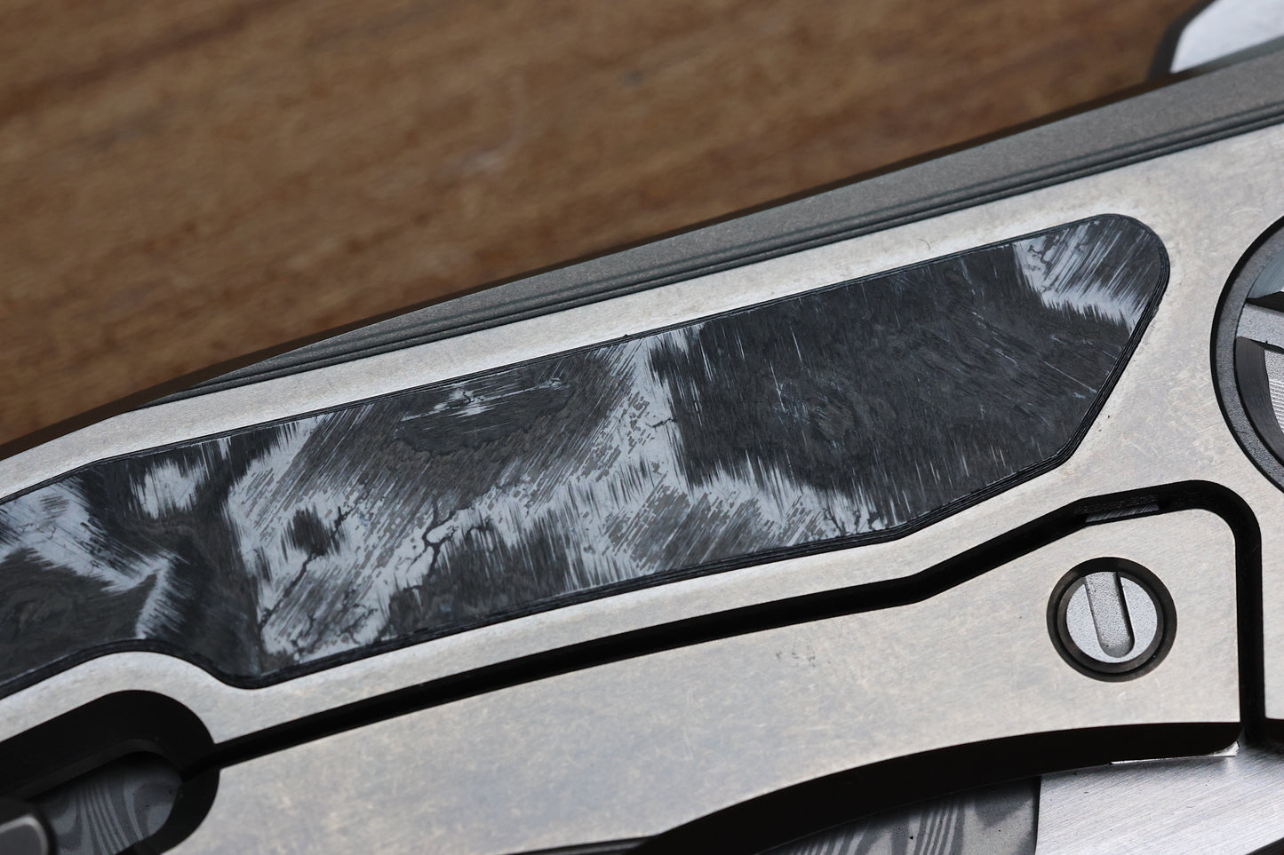 SHIROGOROV KNIVES QUANTIUM WKM - TITANIUM/WHITE CARBOTI HANDLE - ZDI-E BLADE - MRBS