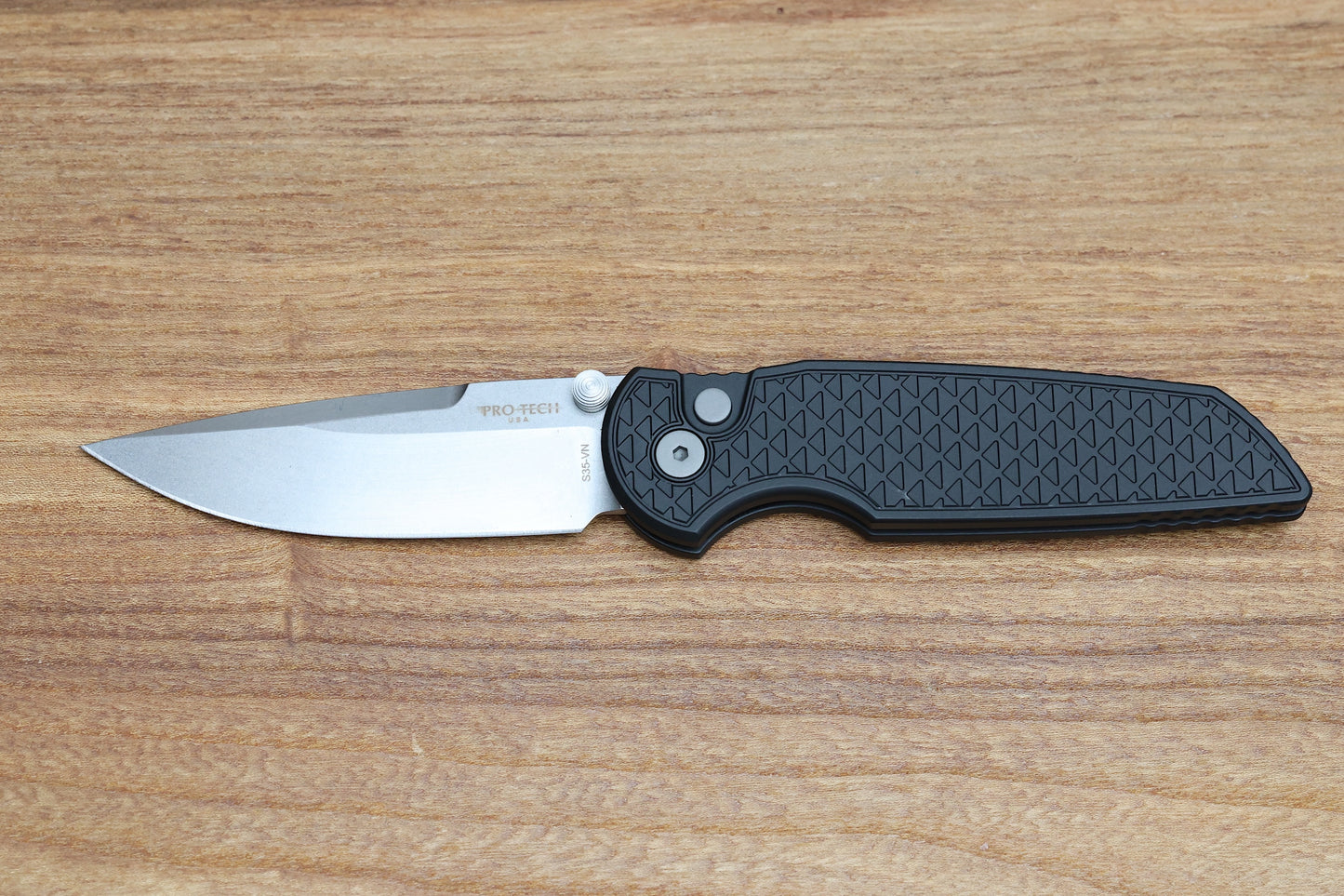PRO-TECH TR-3 INTEGRITY MANUAL BLACK ALUMINUM RELIC HANDLES W/ STONEWASH S35 INT105