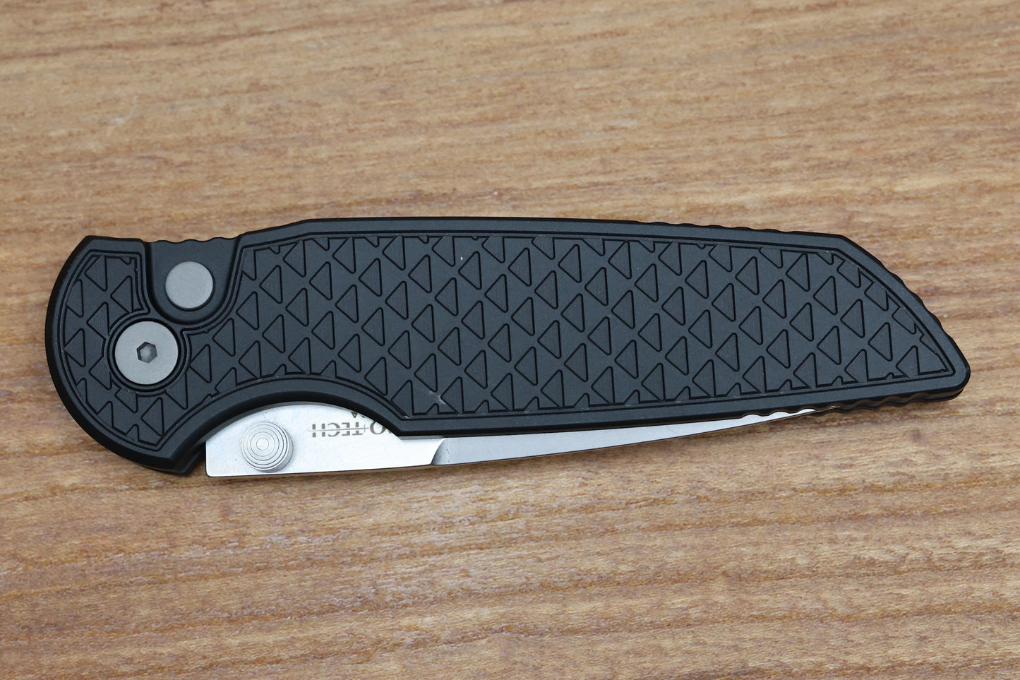 PRO-TECH TR-3 INTEGRITY MANUAL BLACK ALUMINUM RELIC HANDLES W/ STONEWASH S35 INT105