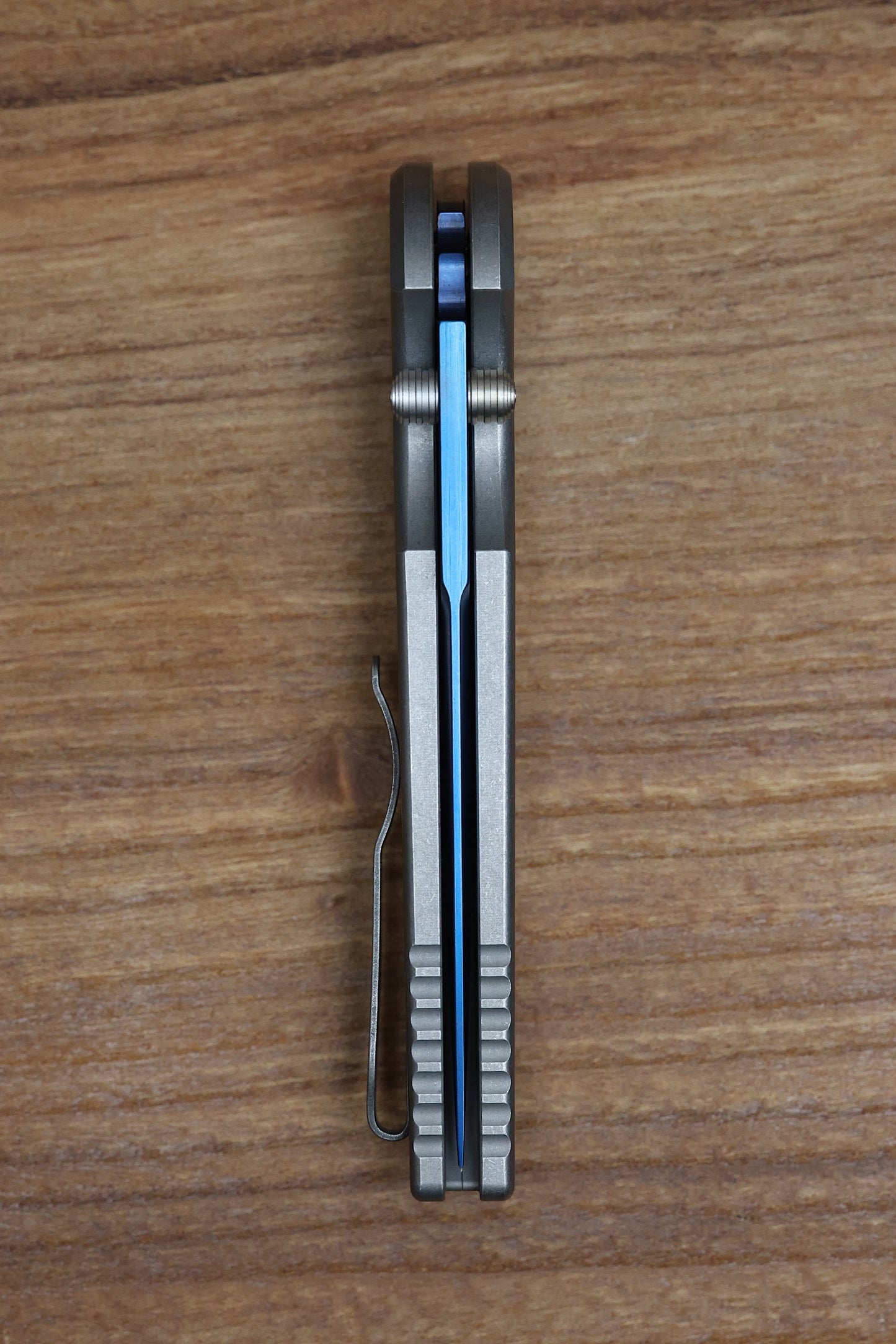 PRO-TECH TR-3 INTEGRITY CUSTOM MANUAL RELIC STONEWASH STAINLESS HANDLES W/ SAPPHIRE BLUE S35 2024 INTEGRITY CUSTOM 003
