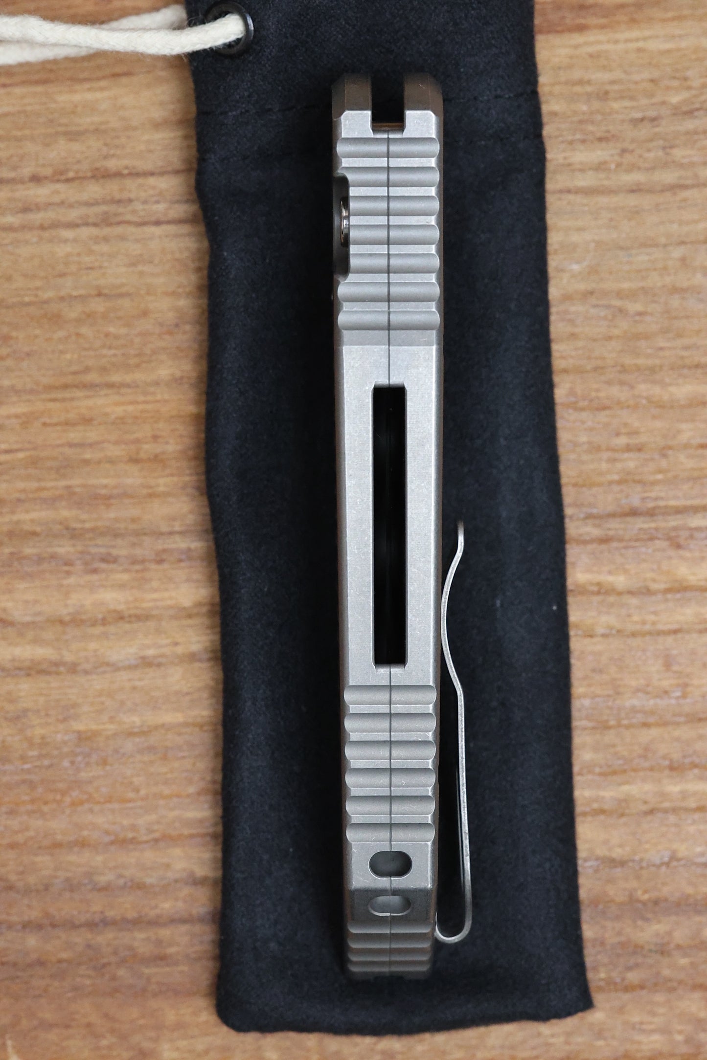 PRO-TECH TR-3 INTEGRITY CUSTOM MANUAL RELIC STONEWASH STAINLESS HANDLES W/ SAPPHIRE BLUE S35 2024 INTEGRITY CUSTOM 003