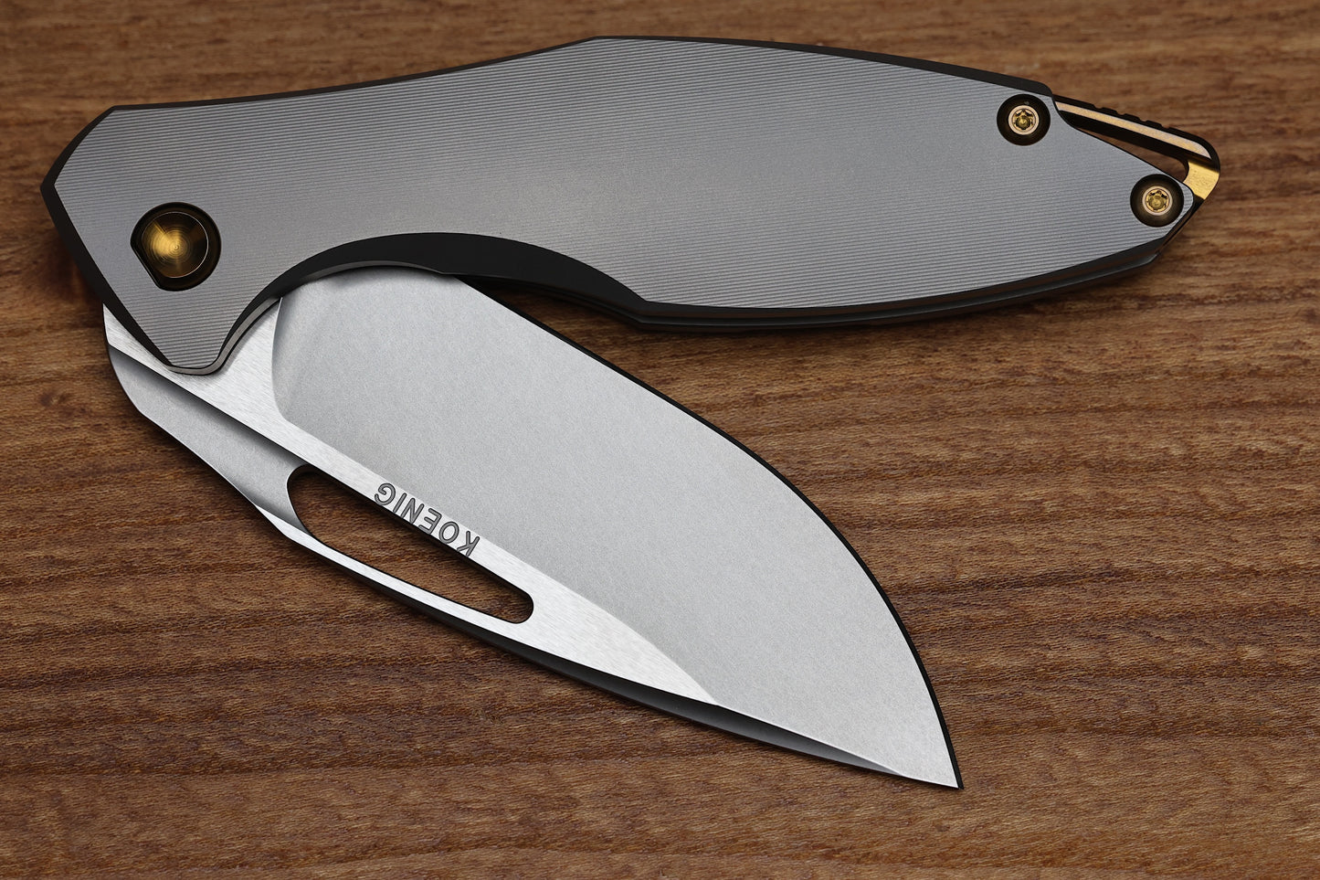 KOENIG KNIVES ARIUS - PINSTRIPE TITANIUM HANDLE - BRONZE HARDWARE - BURNISHED W/ POLISHED FLATS M390 BLADE