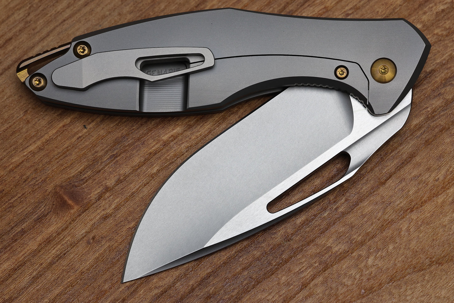 KOENIG KNIVES ARIUS - PINSTRIPE TITANIUM HANDLE - BRONZE HARDWARE - BURNISHED W/ POLISHED FLATS M390 BLADE