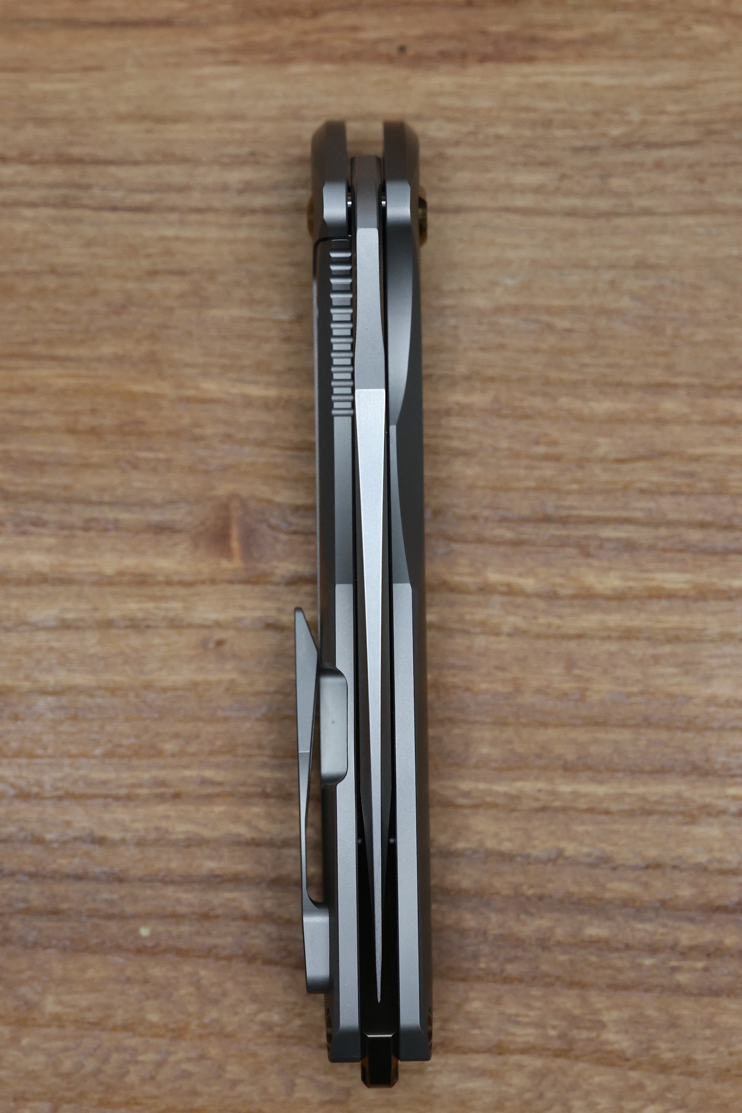 KOENIG KNIVES ARIUS - PINSTRIPE TITANIUM HANDLE - BRONZE HARDWARE - BURNISHED W/ POLISHED FLATS M390 BLADE