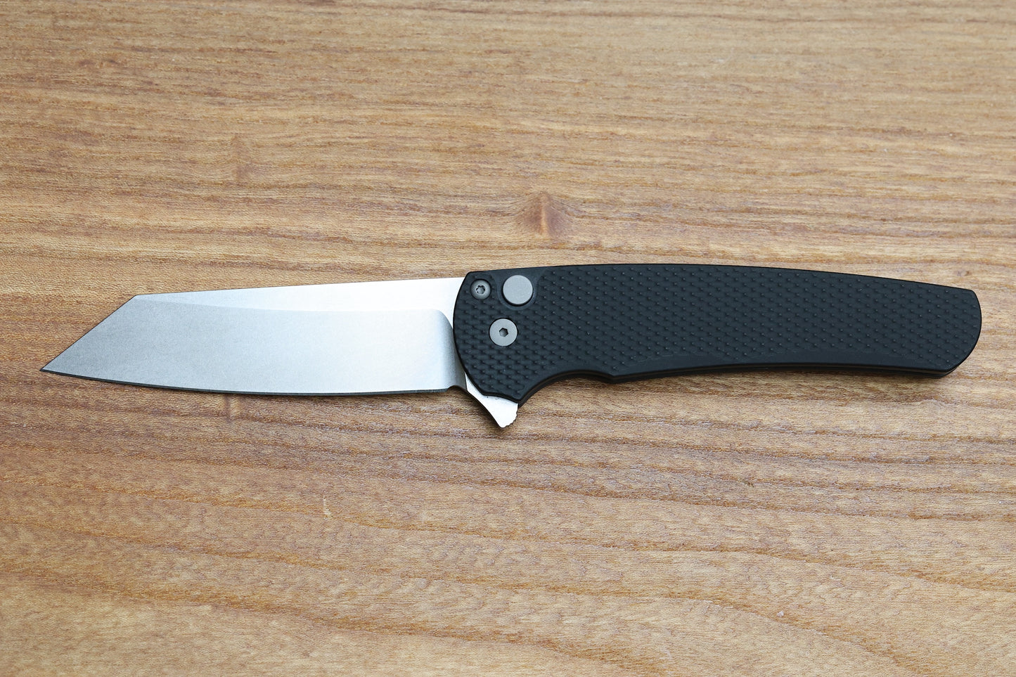 PRO-TECH MALIBU TEXTURED BLACK HANDLE & STONEWASH MAGNACUT REVERSE TANTO BLADE 5405