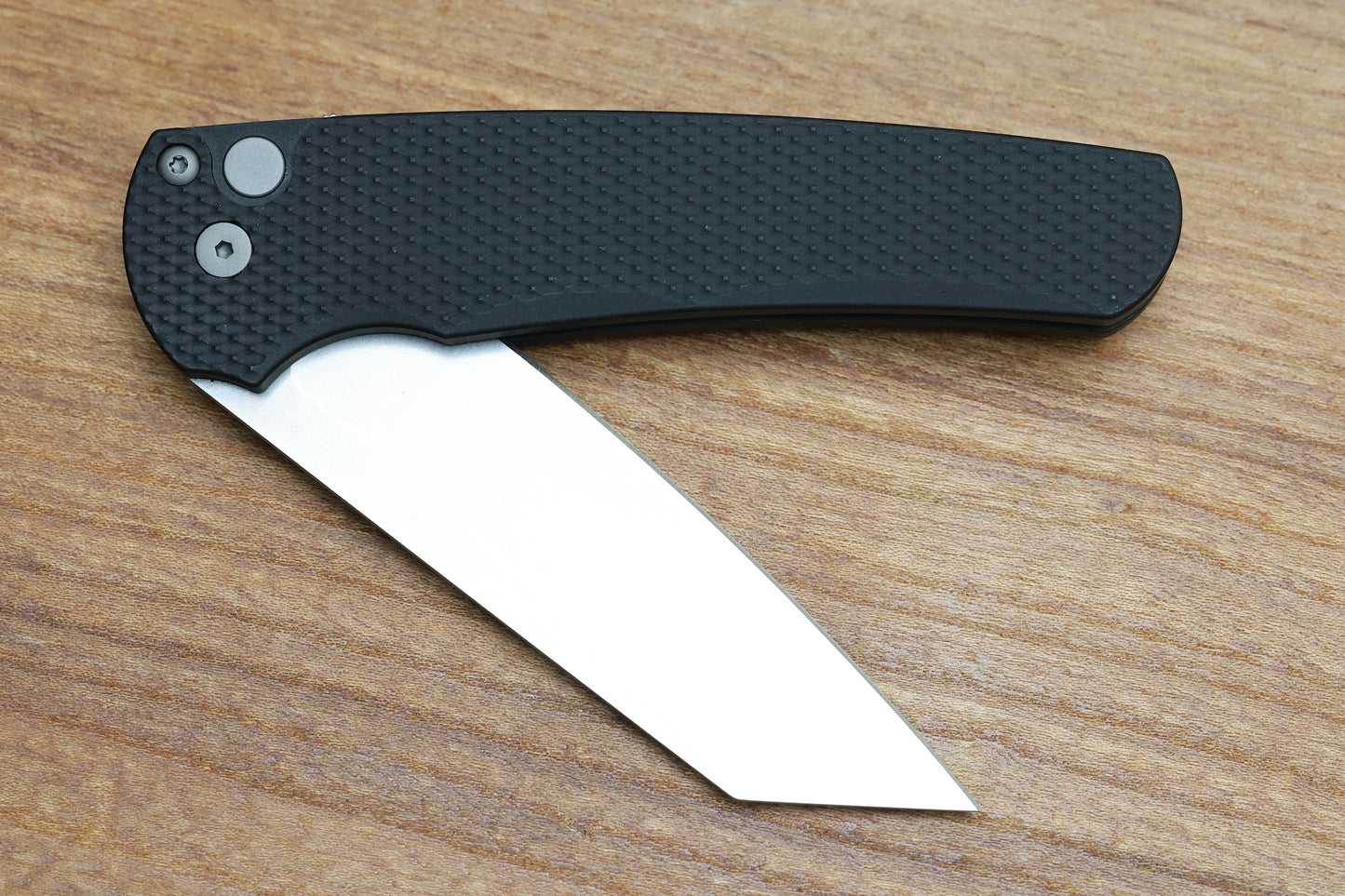 PRO-TECH MALIBU TEXTURED BLACK HANDLE & STONEWASH MAGNACUT REVERSE TANTO BLADE 5405
