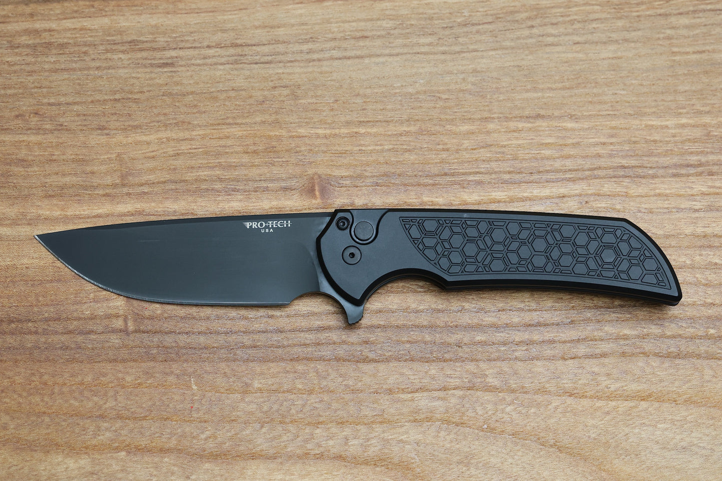 PRO-TECH MORDAX BLACK GRIDLOCK HANDLE W/ DLC MAGNACUT MX106-GRIDLOCK