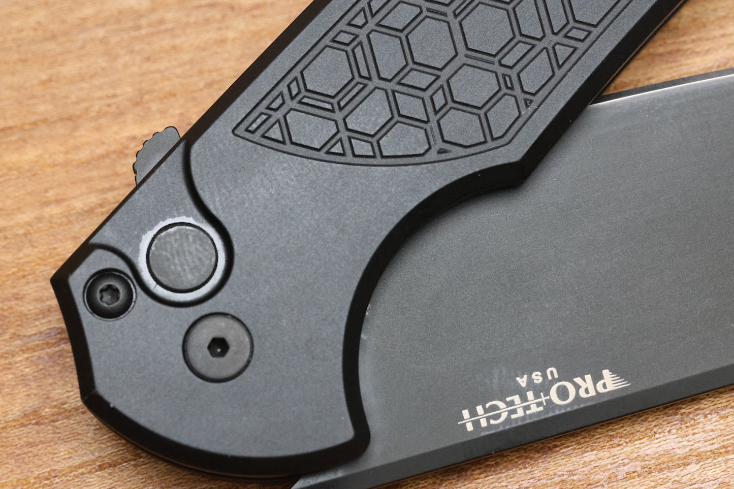 PRO-TECH MORDAX BLACK GRIDLOCK HANDLE W/ DLC MAGNACUT MX106-GRIDLOCK