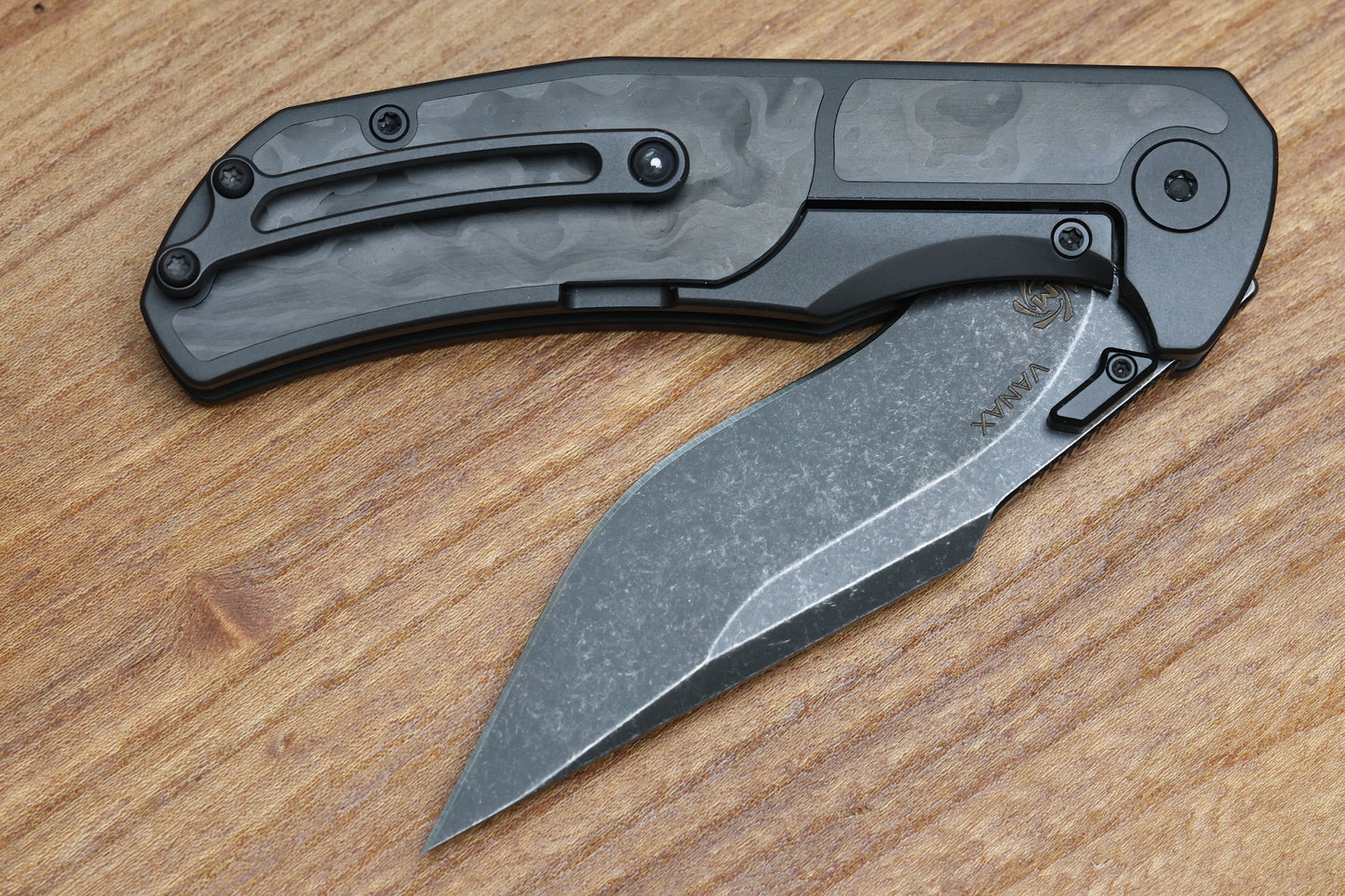 MECHFORCE HELLRAISER BLACK TI HANDLE W/ CARBON FIBER INLAYS & BLACKWASH VANAX SUPERCLEAN