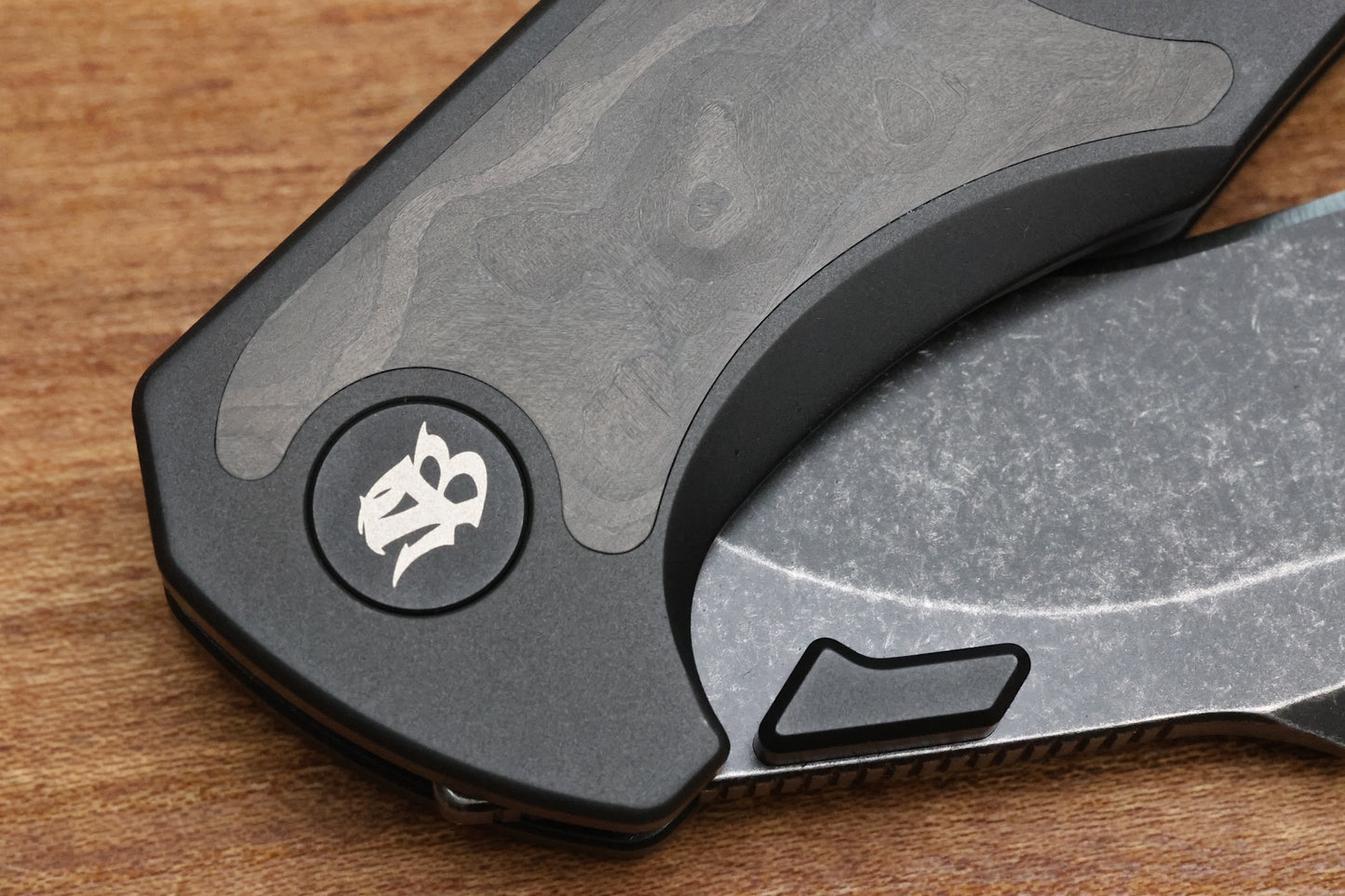 MECHFORCE HELLRAISER BLACK TI HANDLE W/ CARBON FIBER INLAYS & BLACKWASH VANAX SUPERCLEAN