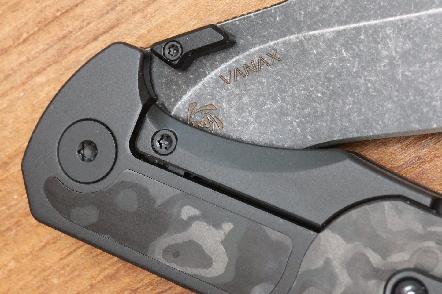 MECHFORCE HELLRAISER BLACK TI HANDLE W/ CARBON FIBER INLAYS & BLACKWASH VANAX SUPERCLEAN