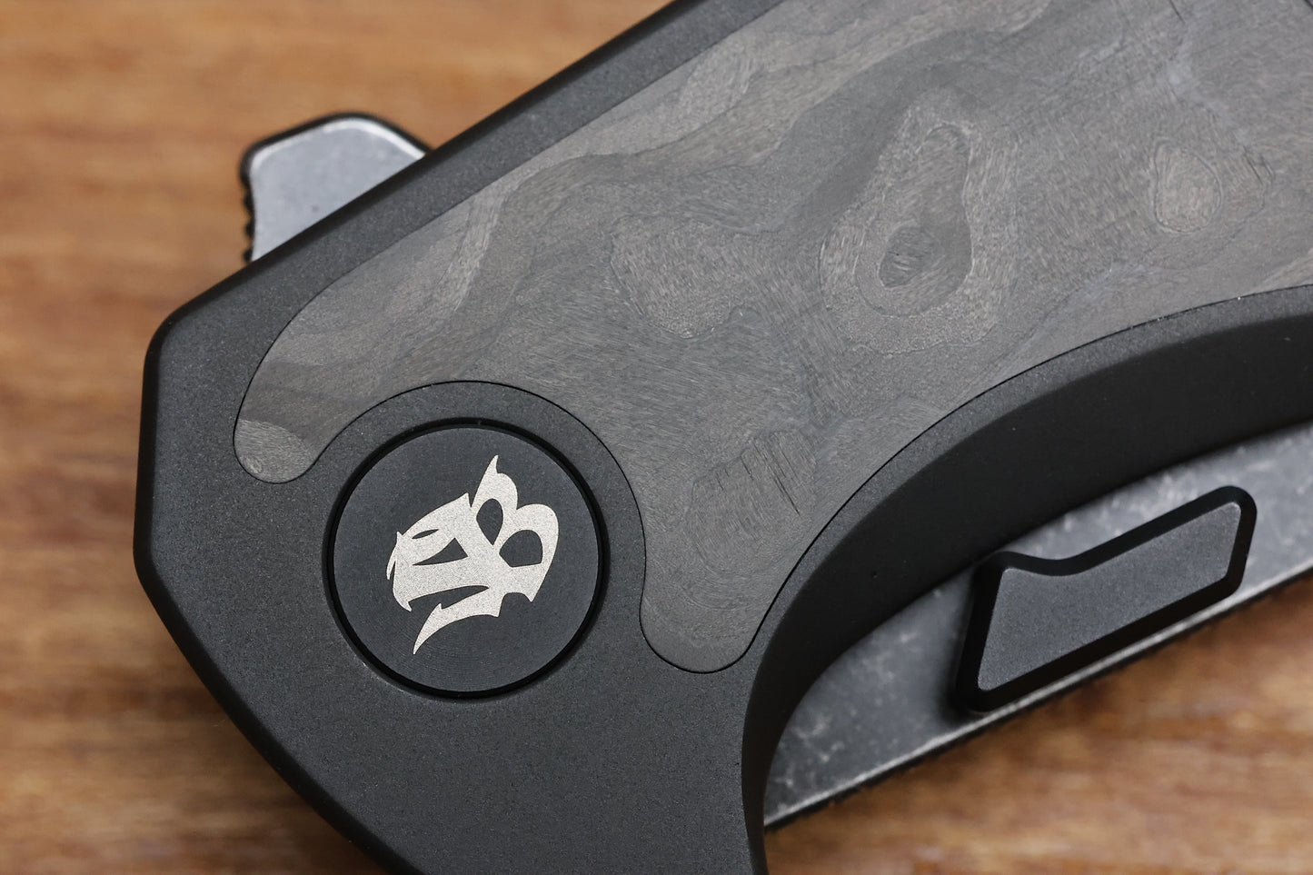 MECHFORCE HELLRAISER BLACK TI HANDLE W/ CARBON FIBER INLAYS & BLACKWASH VANAX SUPERCLEAN