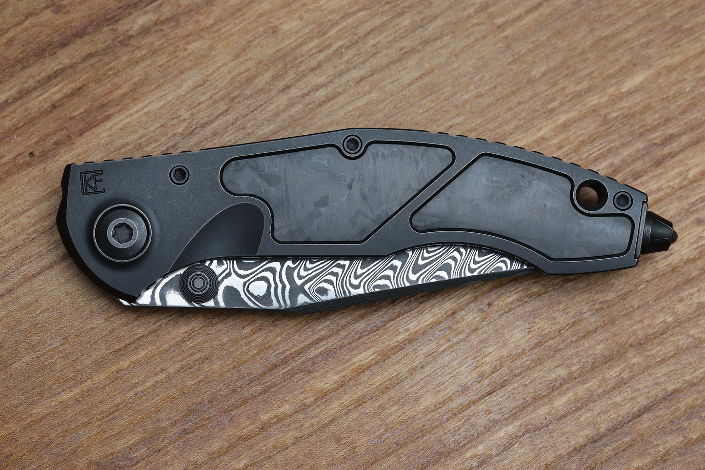 CUSTOM KNIFE FACTORY & ANTHONY MARFIONE SOKOSHA BLACKWASH/CARBON FIBER W/ MAGNACORE