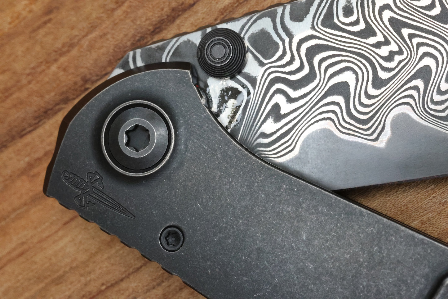 CUSTOM KNIFE FACTORY & ANTHONY MARFIONE SOKOSHA BLACKWASH/CARBON FIBER W/ MAGNACORE