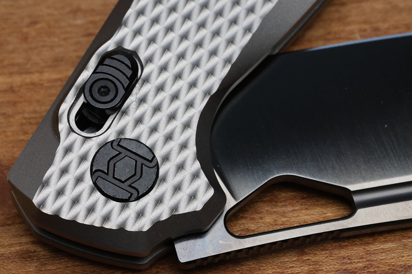 KUNWU KNIVES DJANGO DIAMOND TI HANDLES & DLC ELMAX