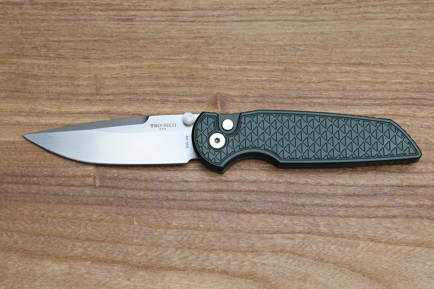 PRO-TECH TR-3 INTEGRITY BUTTON LOCK RELIC TEXTURED GREEN HANDLE STONEWASH BLADE - 2025 CCKS SPRING