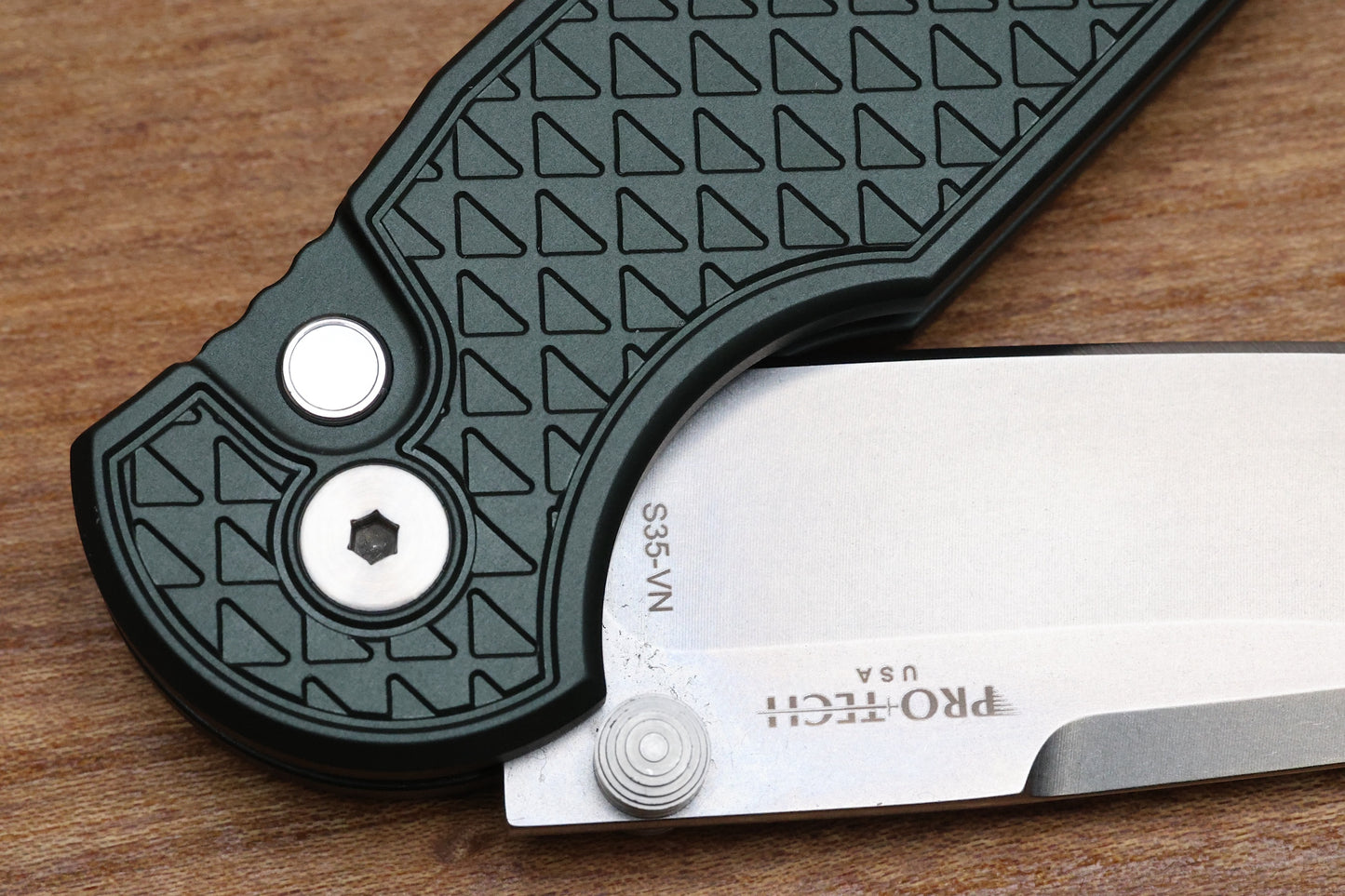 PRO-TECH TR-3 INTEGRITY BUTTON LOCK RELIC TEXTURED GREEN HANDLE STONEWASH BLADE - 2025 CCKS SPRING