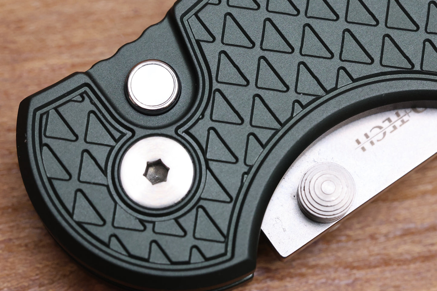 PRO-TECH TR-3 INTEGRITY BUTTON LOCK RELIC TEXTURED GREEN HANDLE STONEWASH BLADE - 2025 CCKS SPRING