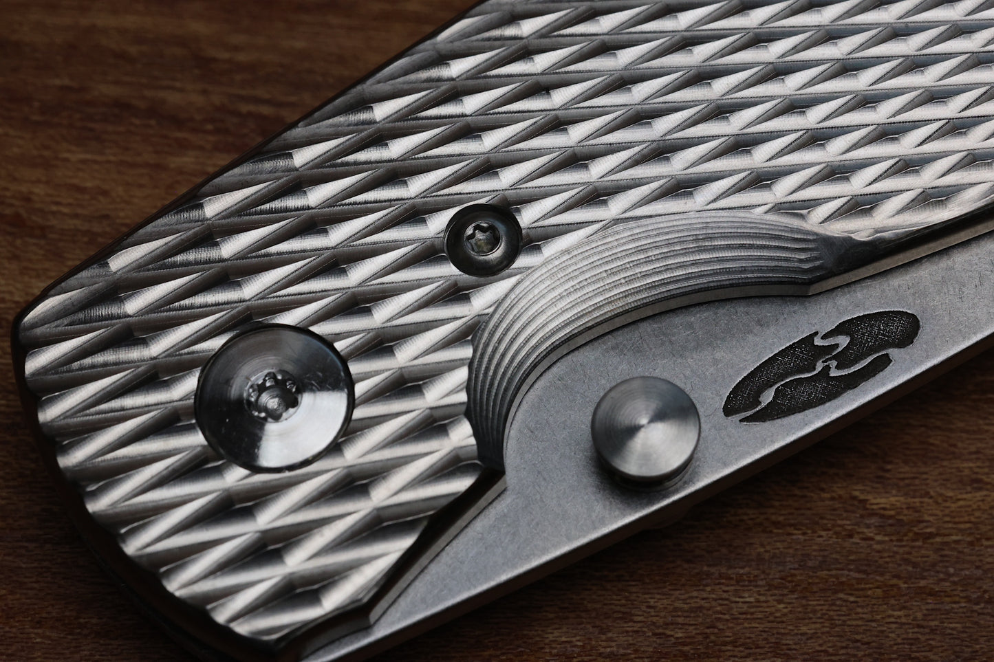 THREE RIVERS MANUFACTURING ATOM FOLDING KNIFE DIAMOND TEXTURE TITANIUM 3.5" DROP POINT