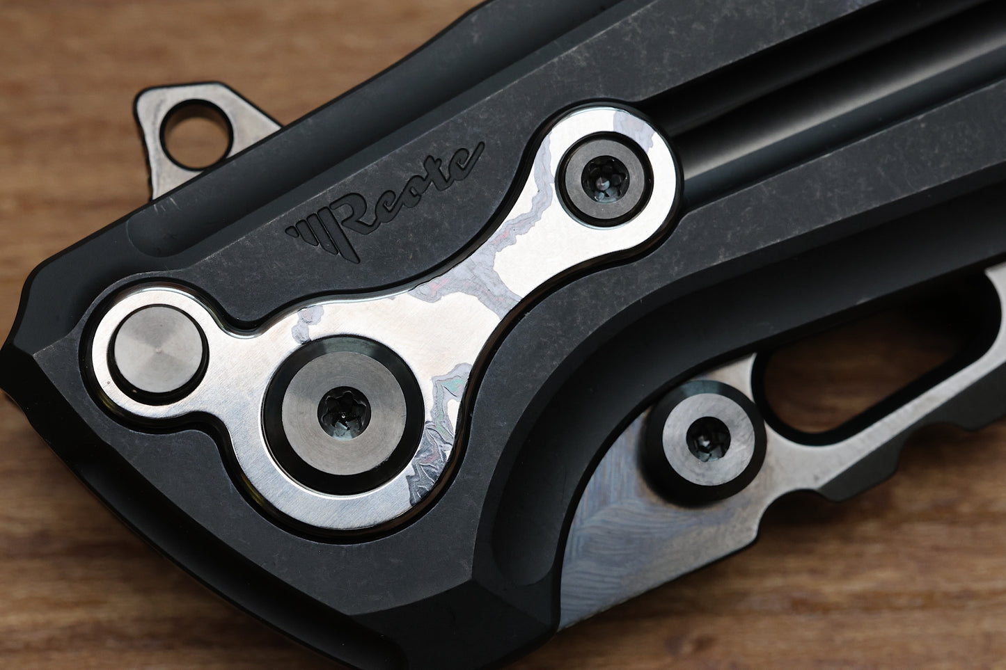 REATE T1000 V2 MONOCHROME ZIRCUTI ACCENTS & DLC RECURVE M390