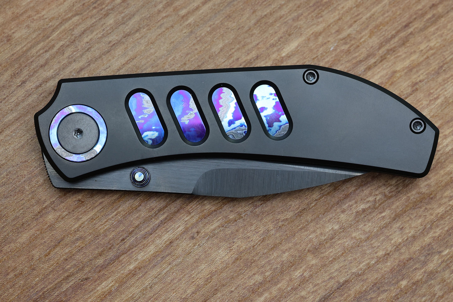YAN’S CHEVRON- DLC MAGNACUT TITANIUM FRONT FLIPPER WITH ZIRCUTI INLAY THUMB STUD