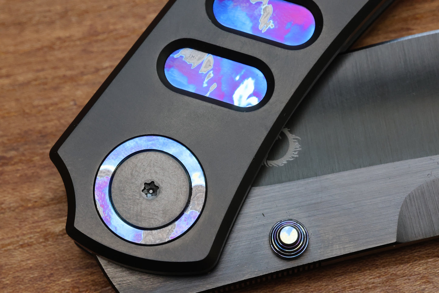 YAN’S CHEVRON- DLC MAGNACUT TITANIUM FRONT FLIPPER WITH ZIRCUTI INLAY THUMB STUD