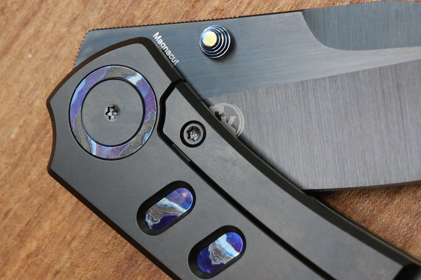 YAN’S CHEVRON- DLC MAGNACUT TITANIUM FRONT FLIPPER WITH ZIRCUTI INLAY THUMB STUD