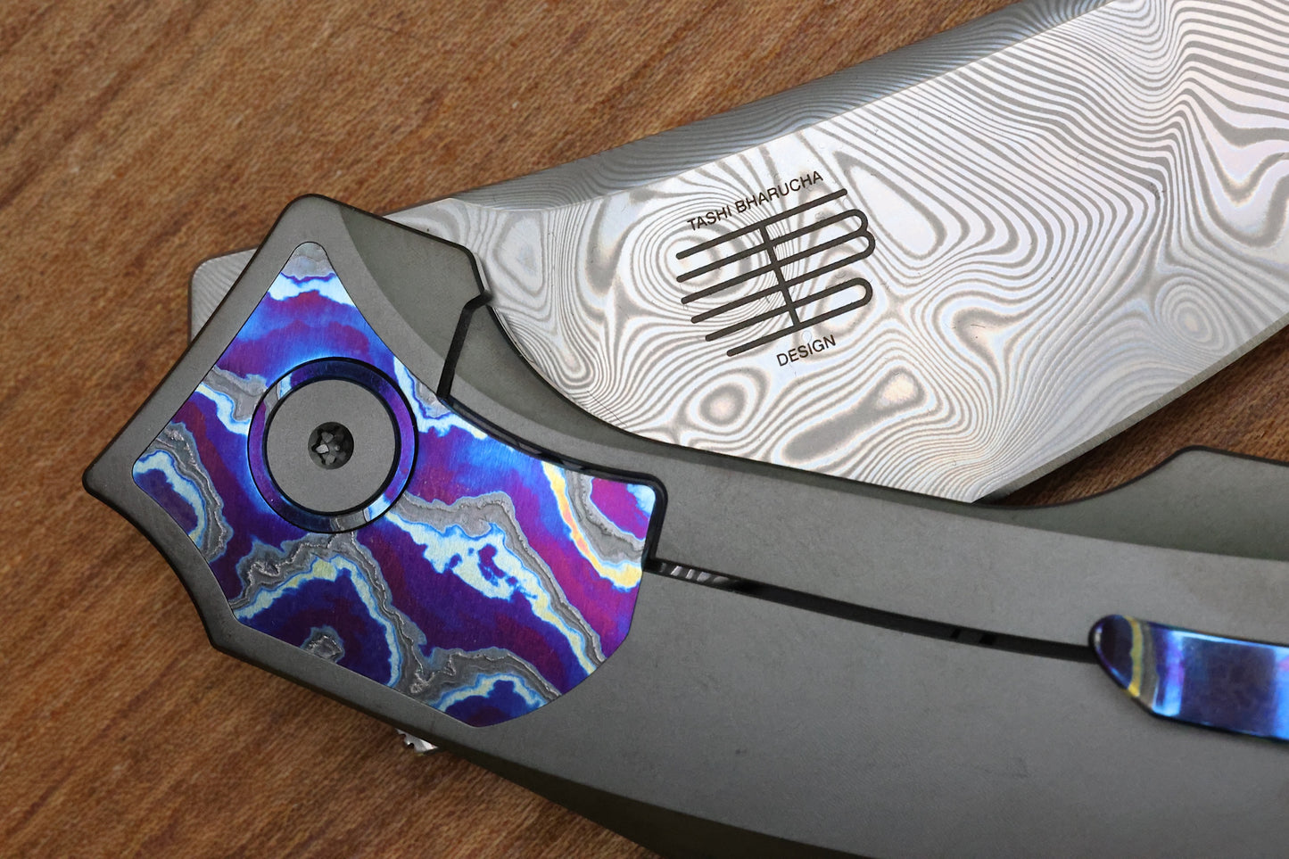 REATE KNIVES VELOCITY TASHI BHARUCHA TITANIUM DLC HANDLE W/ZIRCUTI INLAYS & TWIST DAMASTEEL