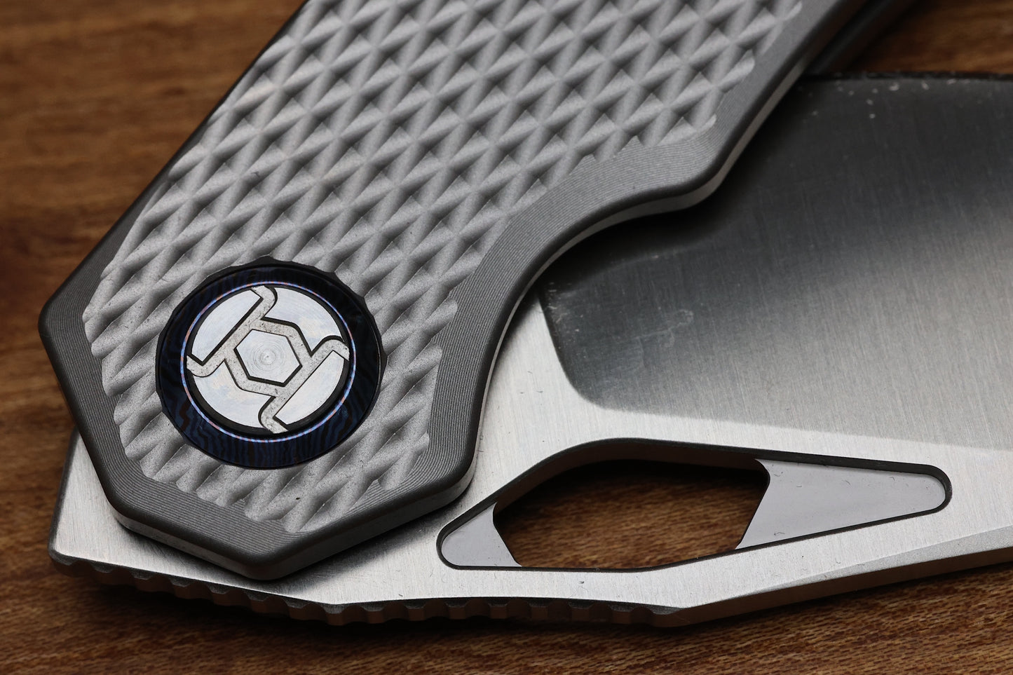 KUNWU KNIVES COMPADRE DIAMOND TITANIUM HANDLES W/ SATIN VANAX