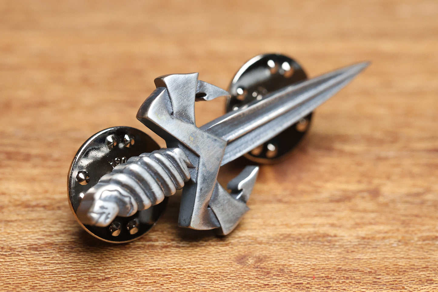MICROTECH KNIVES SILVER LAPEL PIN