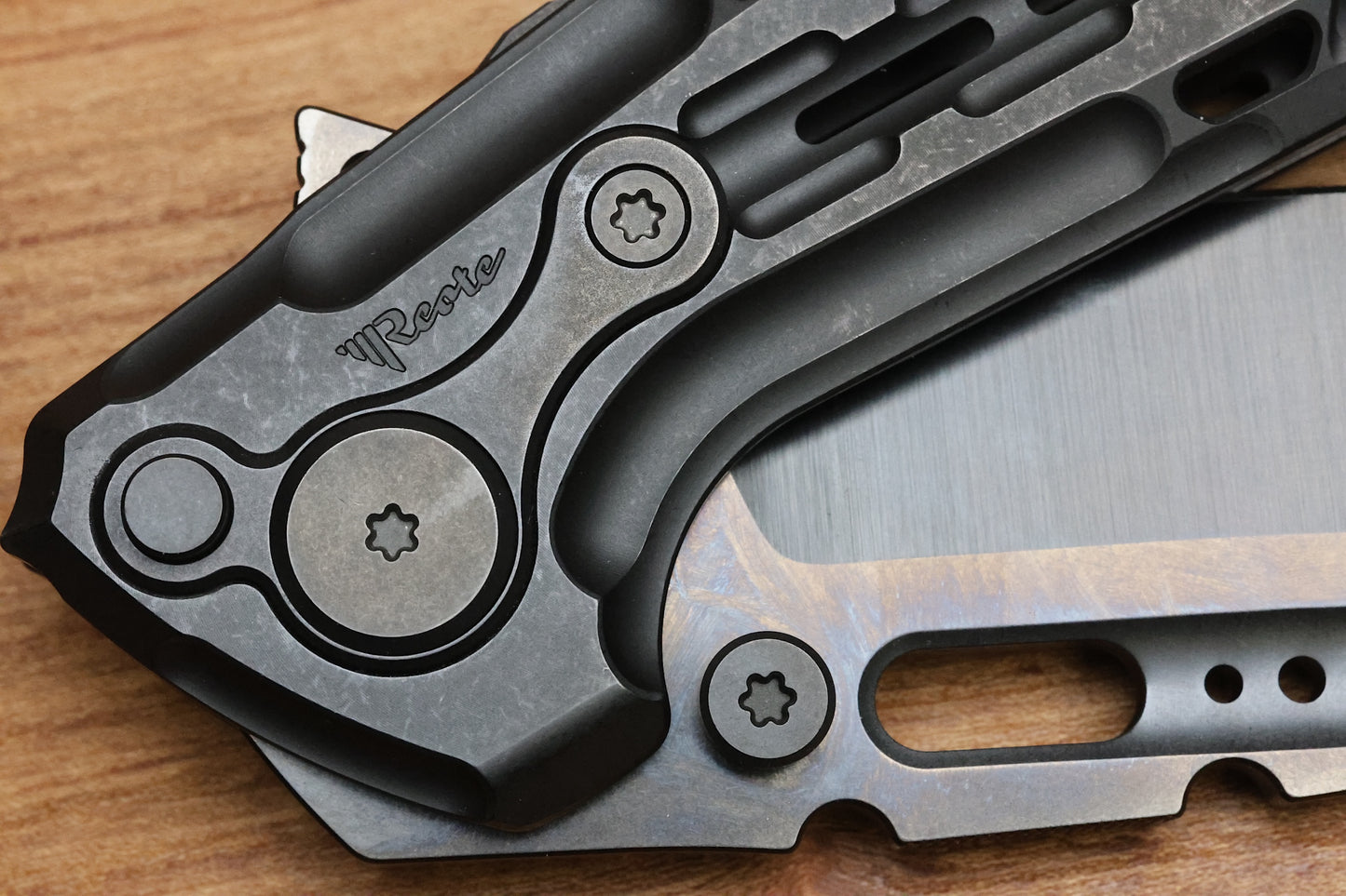 REATE KNIVES TERMINATOR-TX228 TI-BLACK DLC HANDLE M390 BLACK DLC BLADE