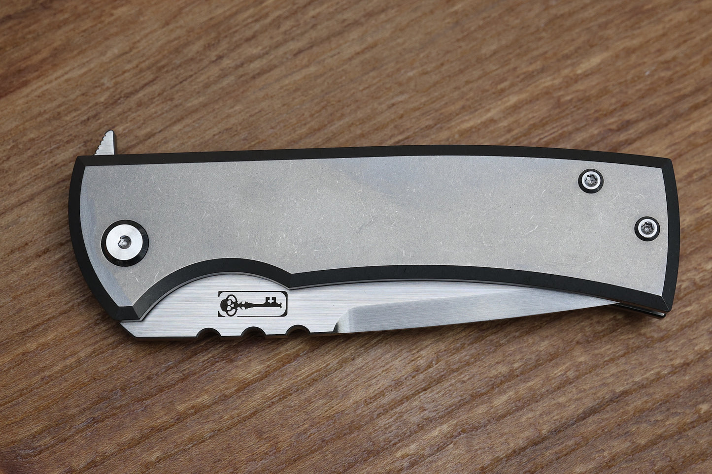 CHAVES ULTRAMAR REDENCION 229 KICKSTOP – DROP POINT M390 BLADE – TITANIUM HANDLE MOKUTI ACCENTS