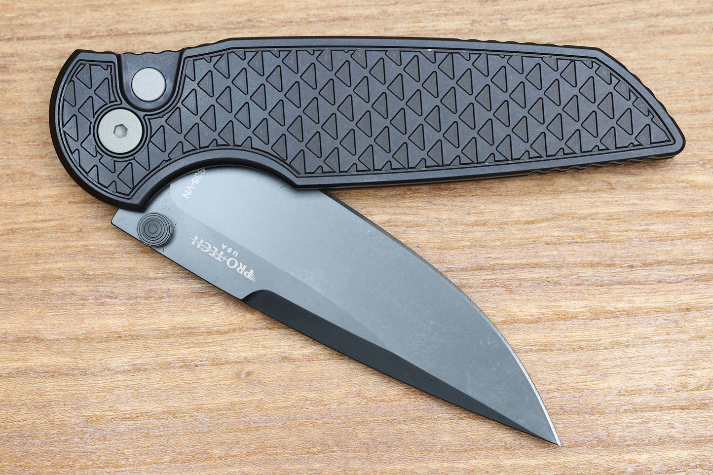 TR-3 INTEGRITY - BLACK "RELIC" TEXTURED HANDLE - DLC BLACK S35VN BLADE - INT106