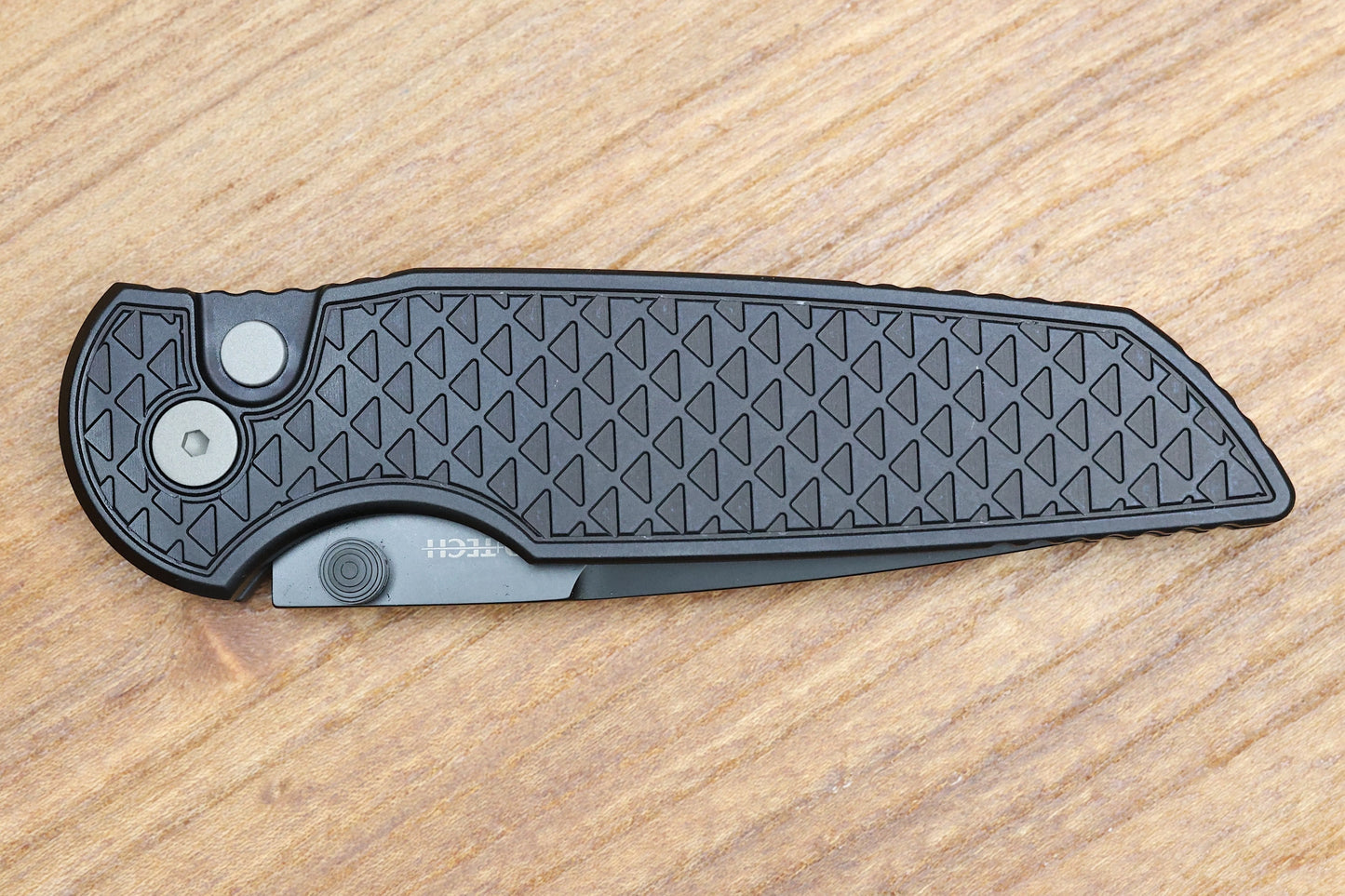 TR-3 INTEGRITY - BLACK "RELIC" TEXTURED HANDLE - DLC BLACK S35VN BLADE - INT106