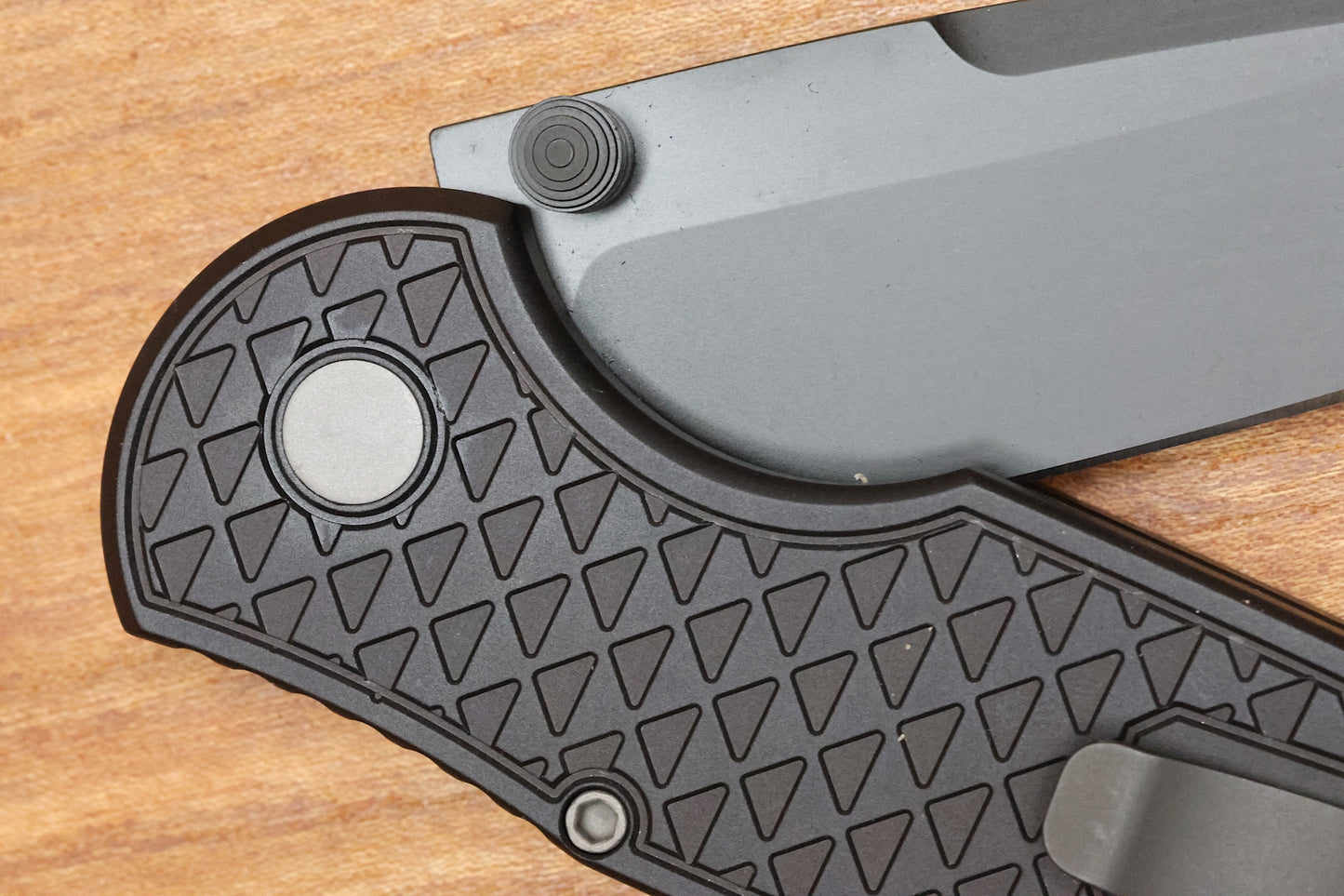 TR-3 INTEGRITY - BLACK "RELIC" TEXTURED HANDLE - DLC BLACK S35VN BLADE - INT106