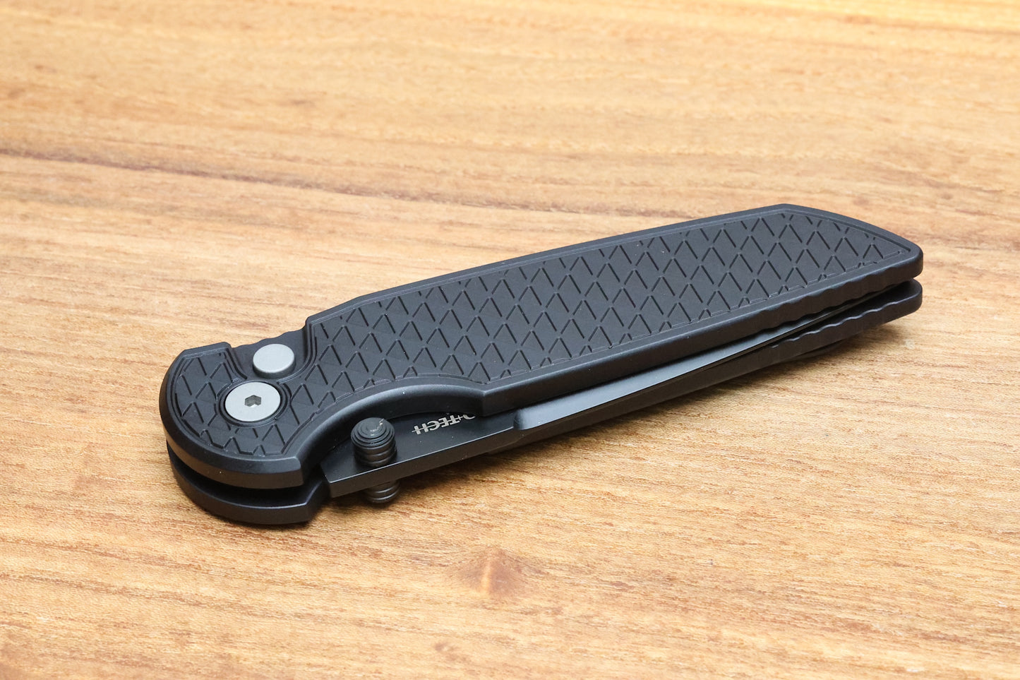 TR-3 INTEGRITY - BLACK "RELIC" TEXTURED HANDLE - DLC BLACK S35VN BLADE - INT106